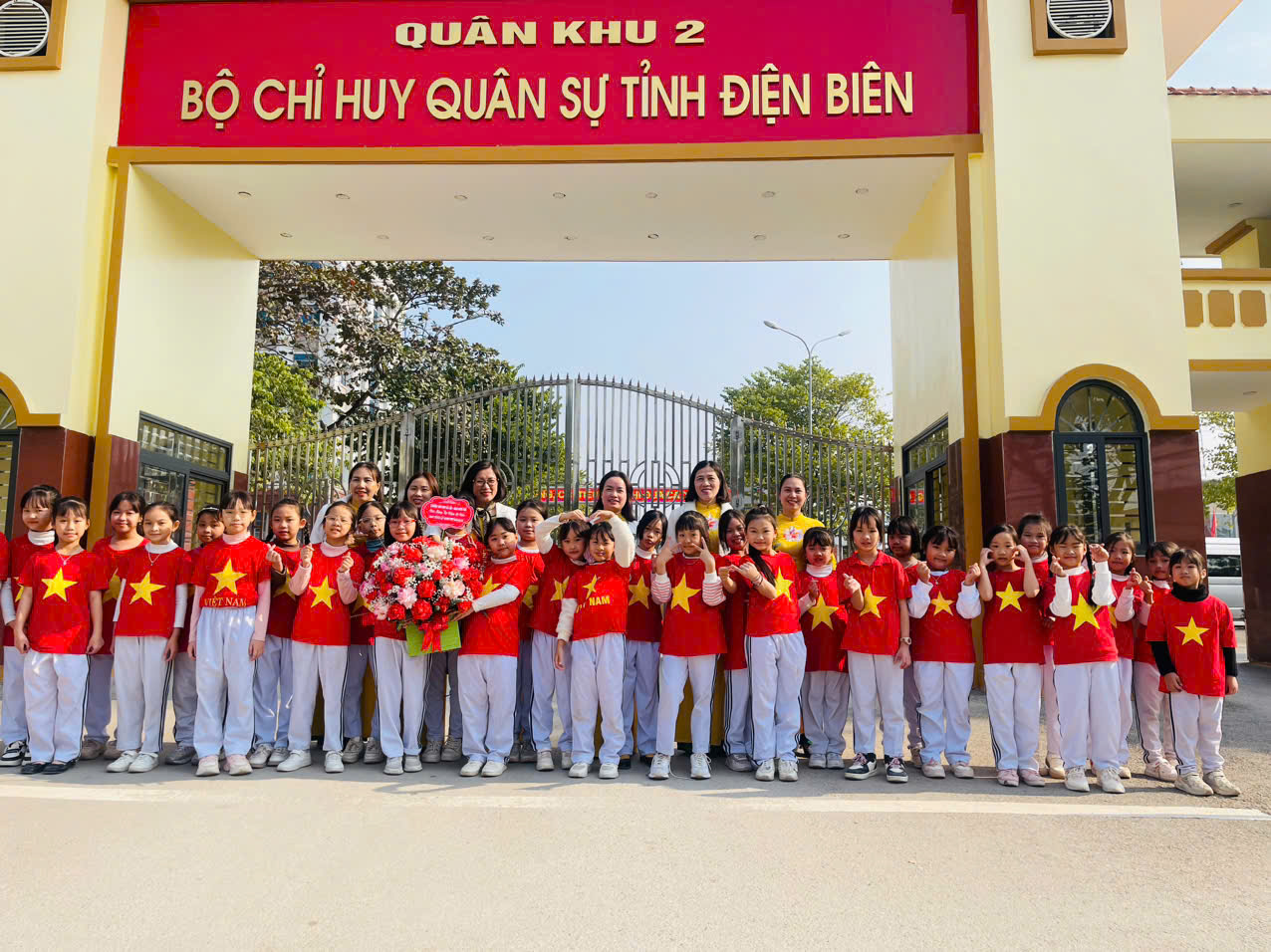 HS GV THĂM PHÒNG THAM MƯU